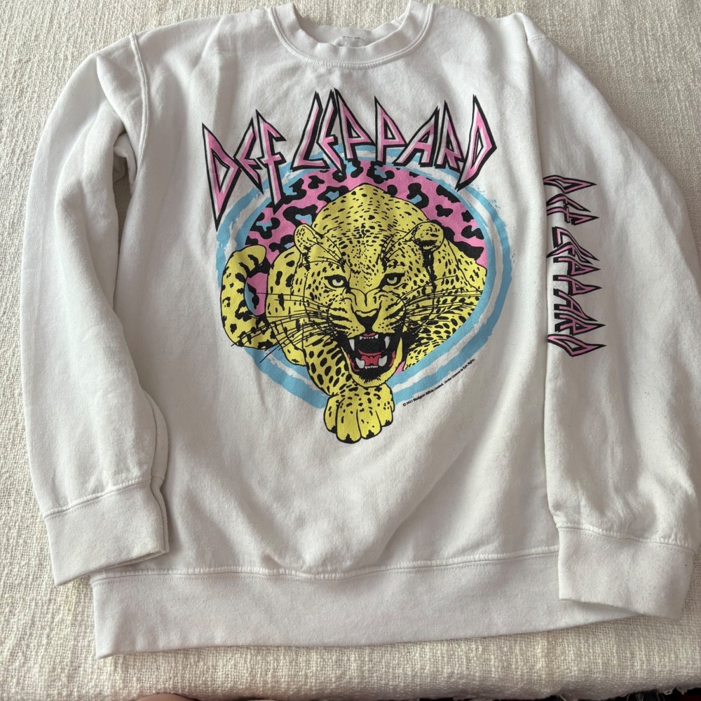 American Classics Def Leppard Graphic Sweatshirt White Small Band Logo Sleeve
